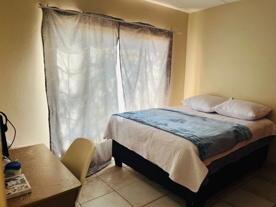 2 Bedroom Property for Sale in Waterval East North West
